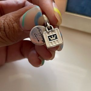 Shopping Queen Charm